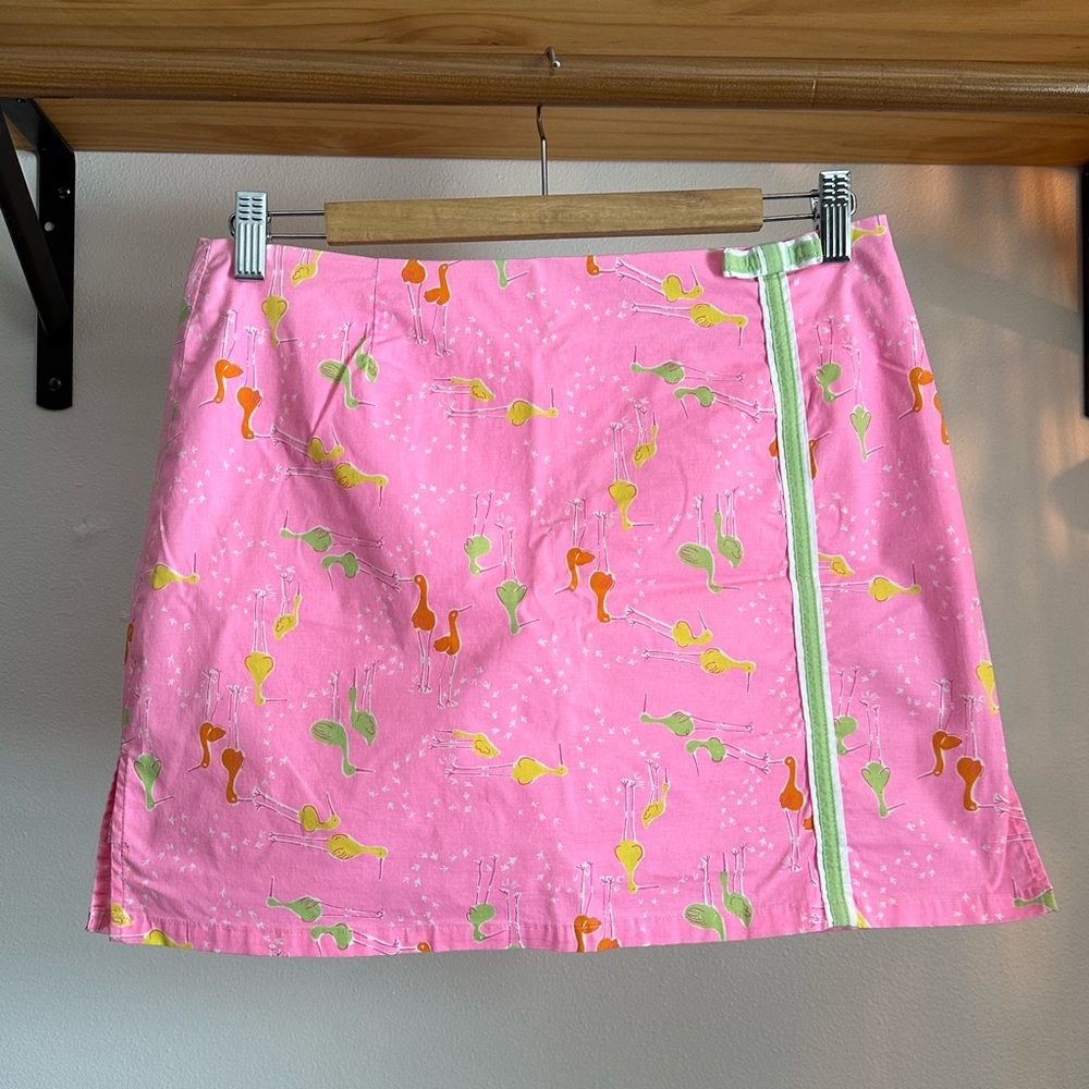 Needs to go! Lilly Pulitzer pink bird print skirt